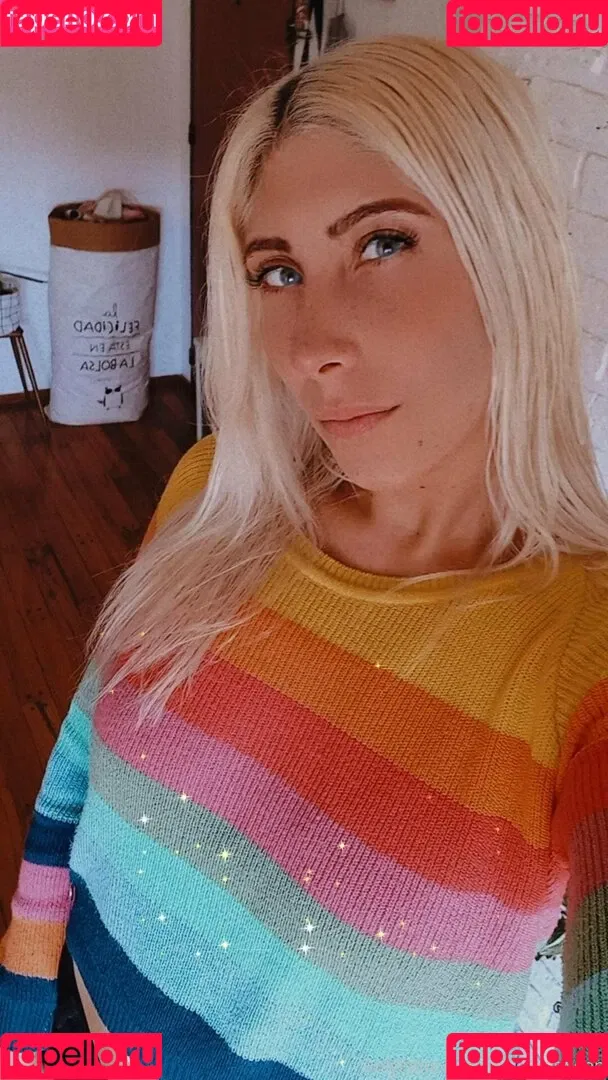 angelbetween Onlyfans Photo Gallery 