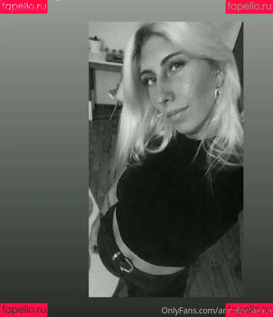 angelbetween Onlyfans Photo Gallery 