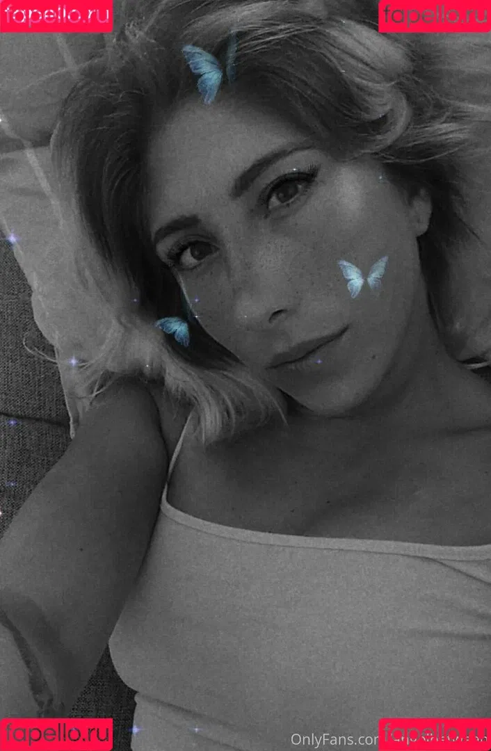 angelbetween Onlyfans Photo Gallery 