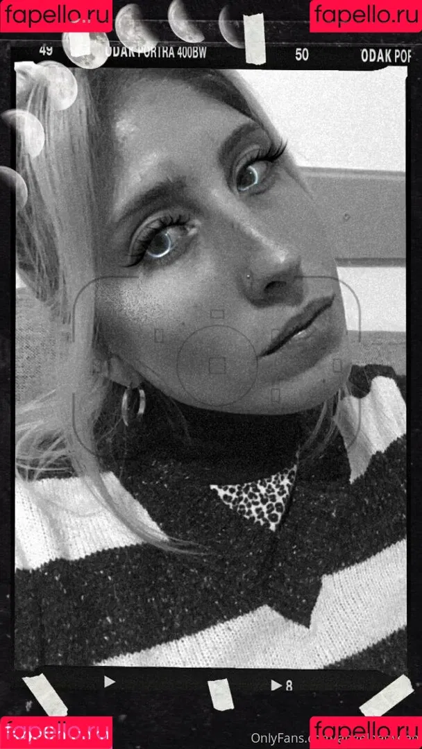 angelbetween Onlyfans Photo Gallery 