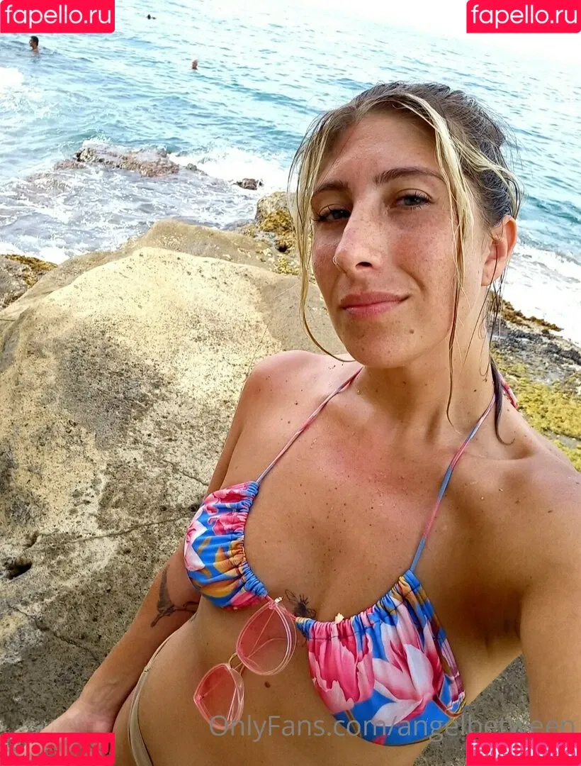 angelbetween Onlyfans Photo Gallery 