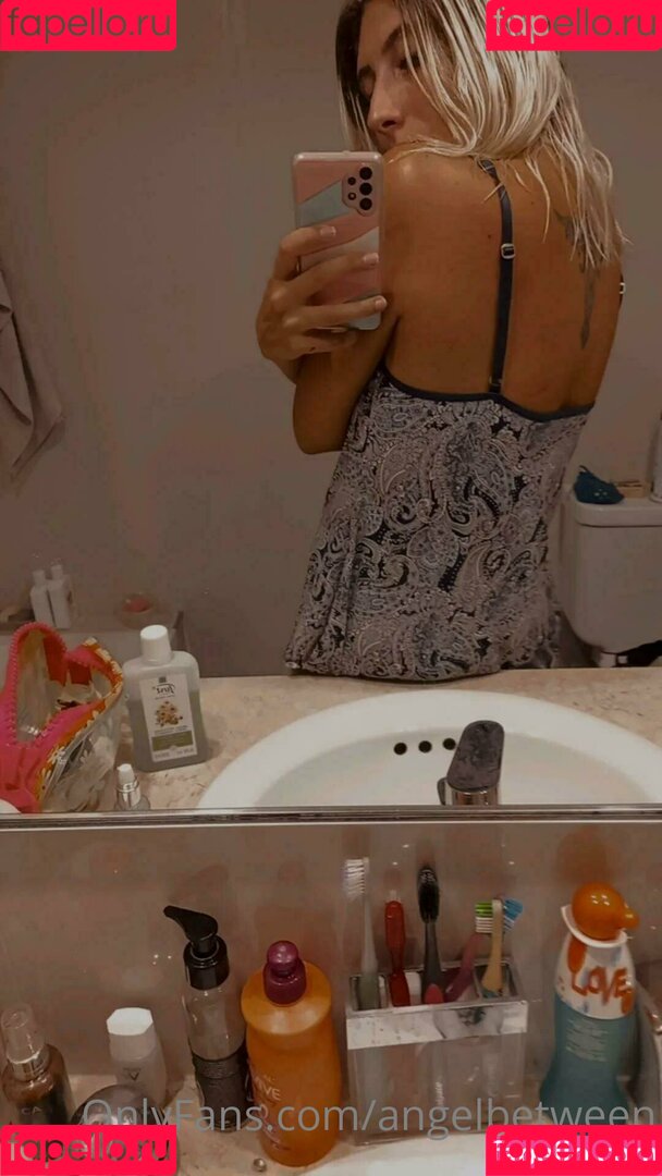 angelbetween Onlyfans Photo Gallery 