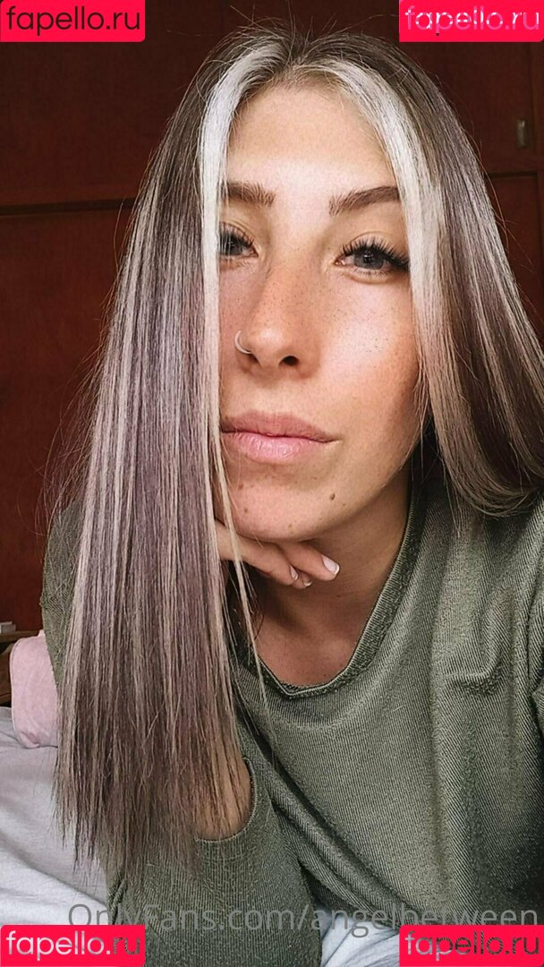 angelbetween Onlyfans Photo Gallery 