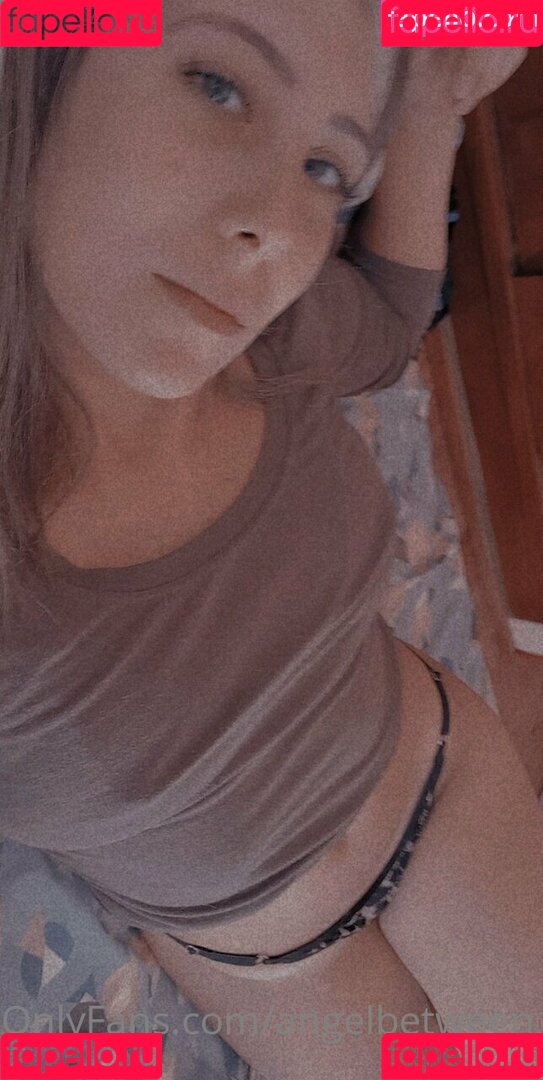 angelbetween Onlyfans Photo Gallery 