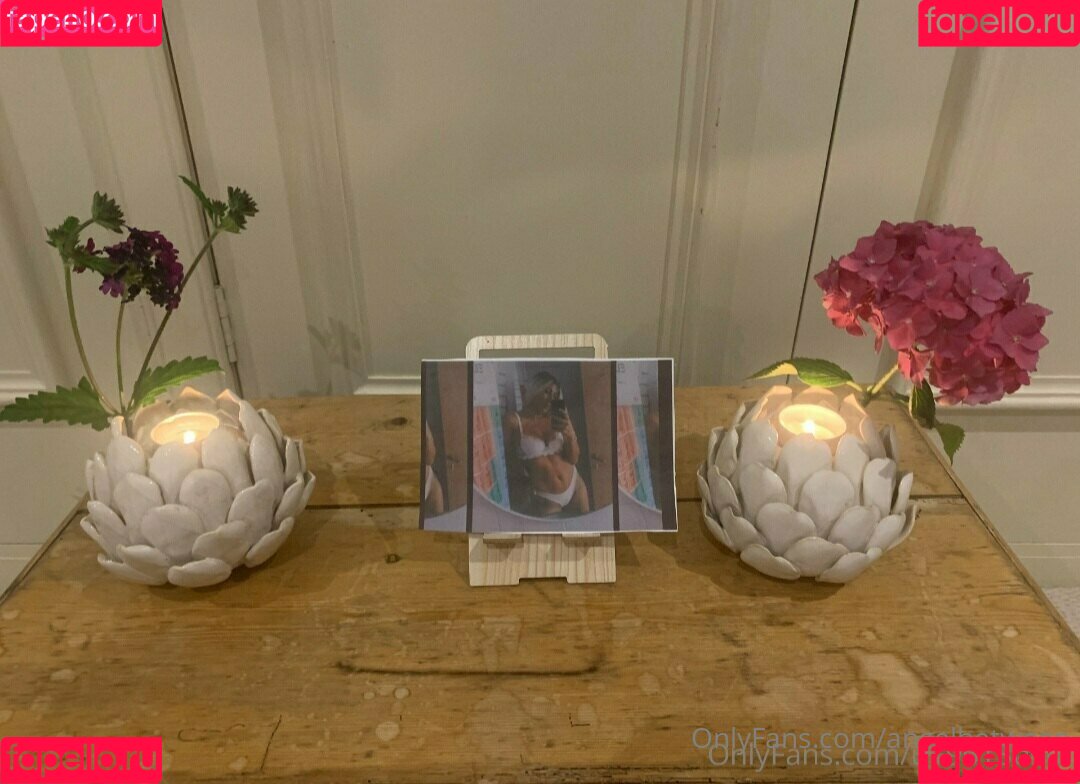 angelbetween Onlyfans Photo Gallery 