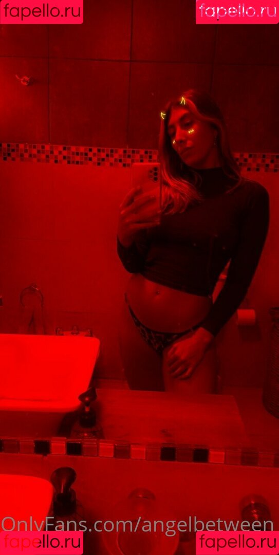 angelbetween Onlyfans Photo Gallery 