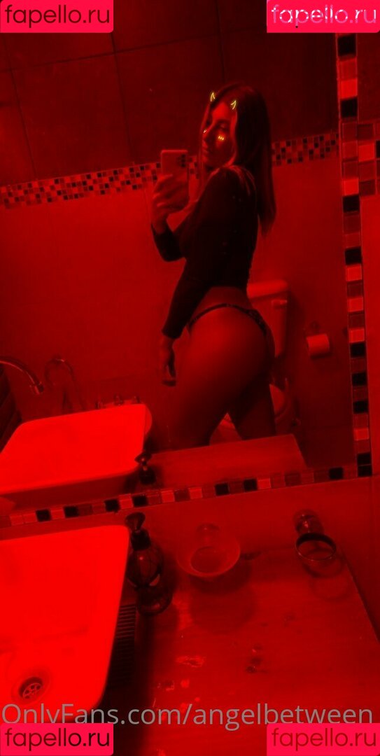 angelbetween Onlyfans Photo Gallery 