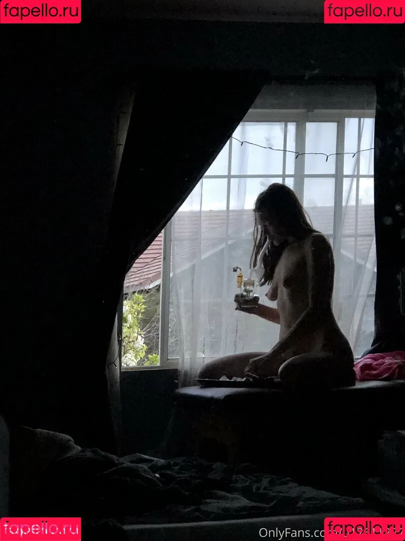 pissqu33n Onlyfans Photo Gallery 