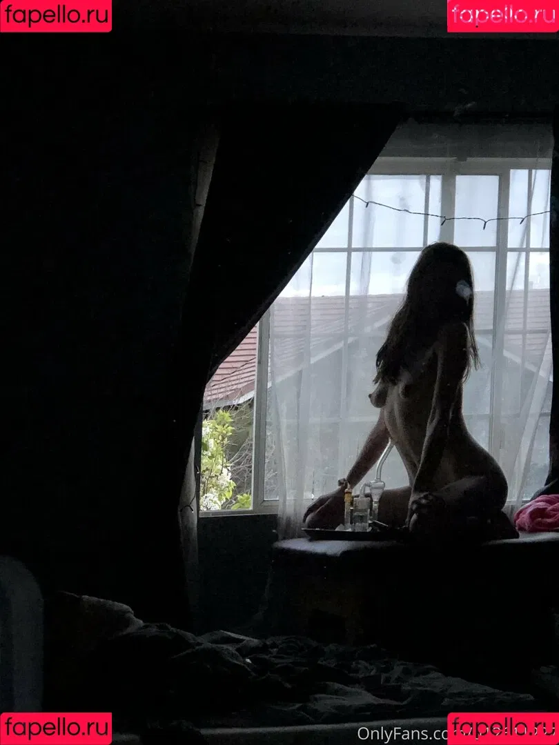 pissqu33n Onlyfans Photo Gallery 
