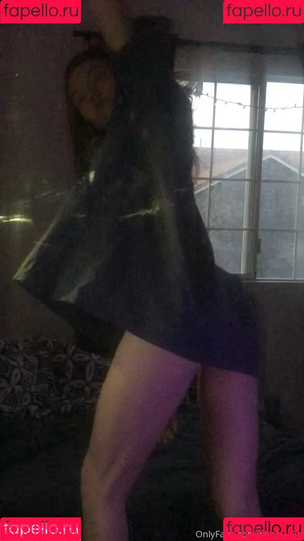 pissqu33n Onlyfans Photo Gallery 