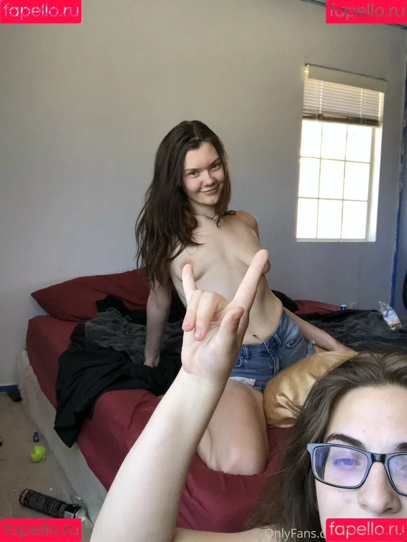 pissqu33n Onlyfans Photo Gallery 