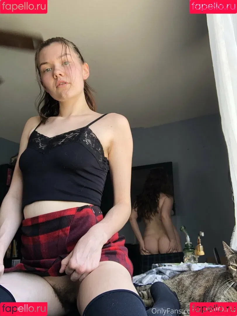 pissqu33n Onlyfans Photo Gallery 