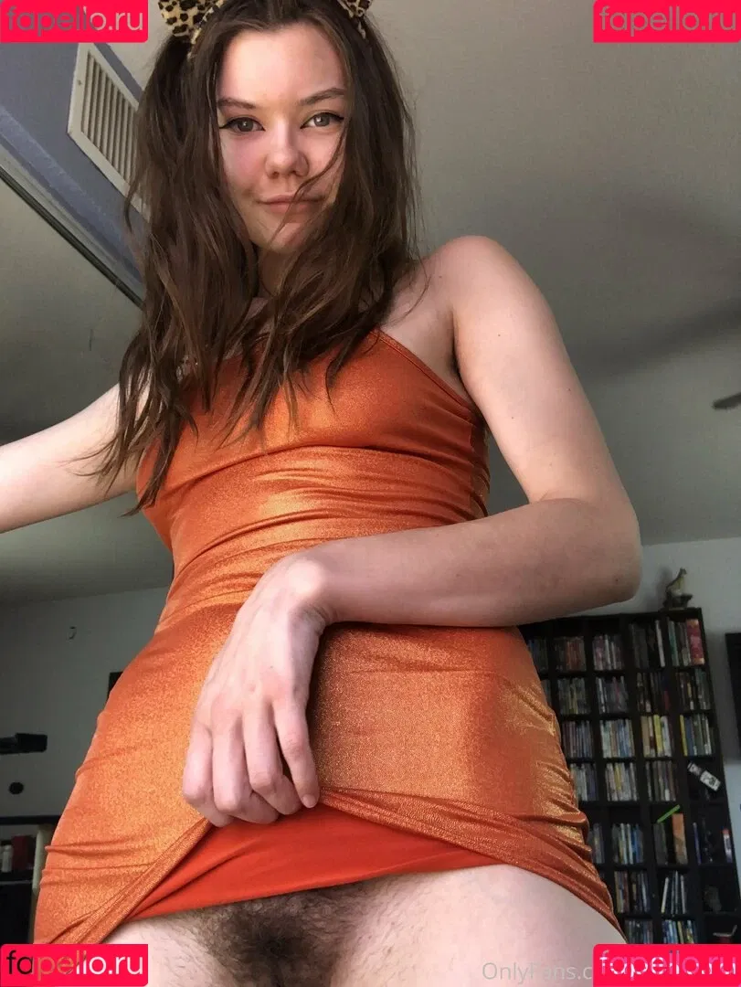 pissqu33n Onlyfans Photo Gallery 