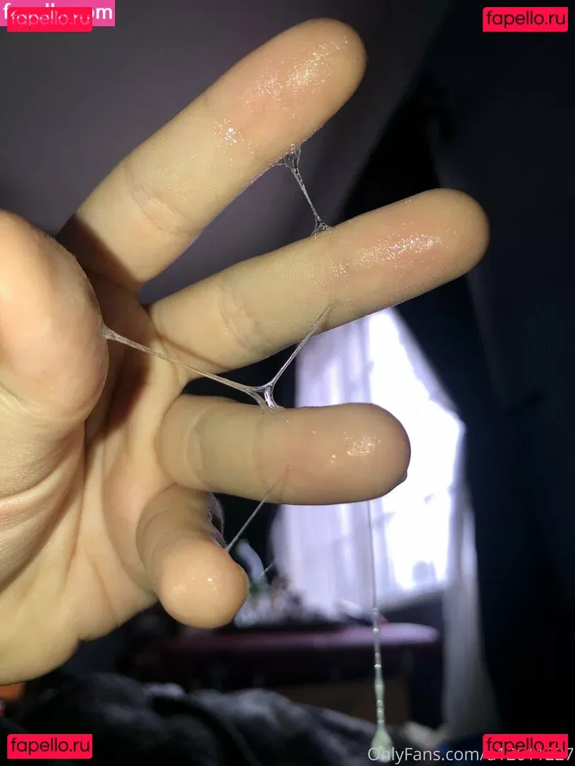 pissqu33n Onlyfans Photo Gallery 