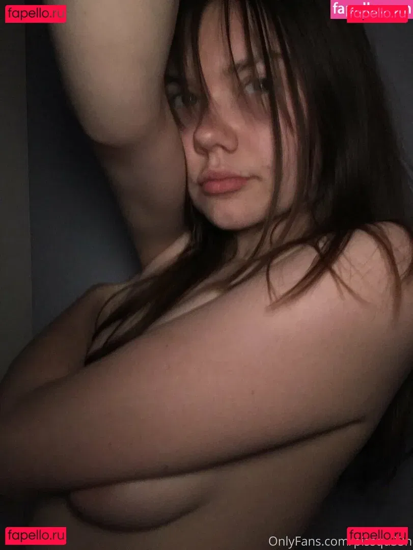 pissqu33n Onlyfans Photo Gallery 