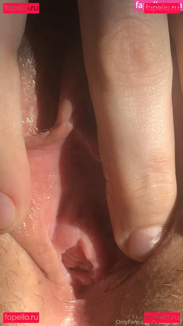 pissqu33n Onlyfans Photo Gallery 