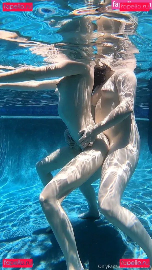 pissqu33n Onlyfans Photo Gallery 