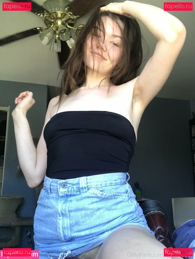 pissqu33n Onlyfans Photo Gallery 