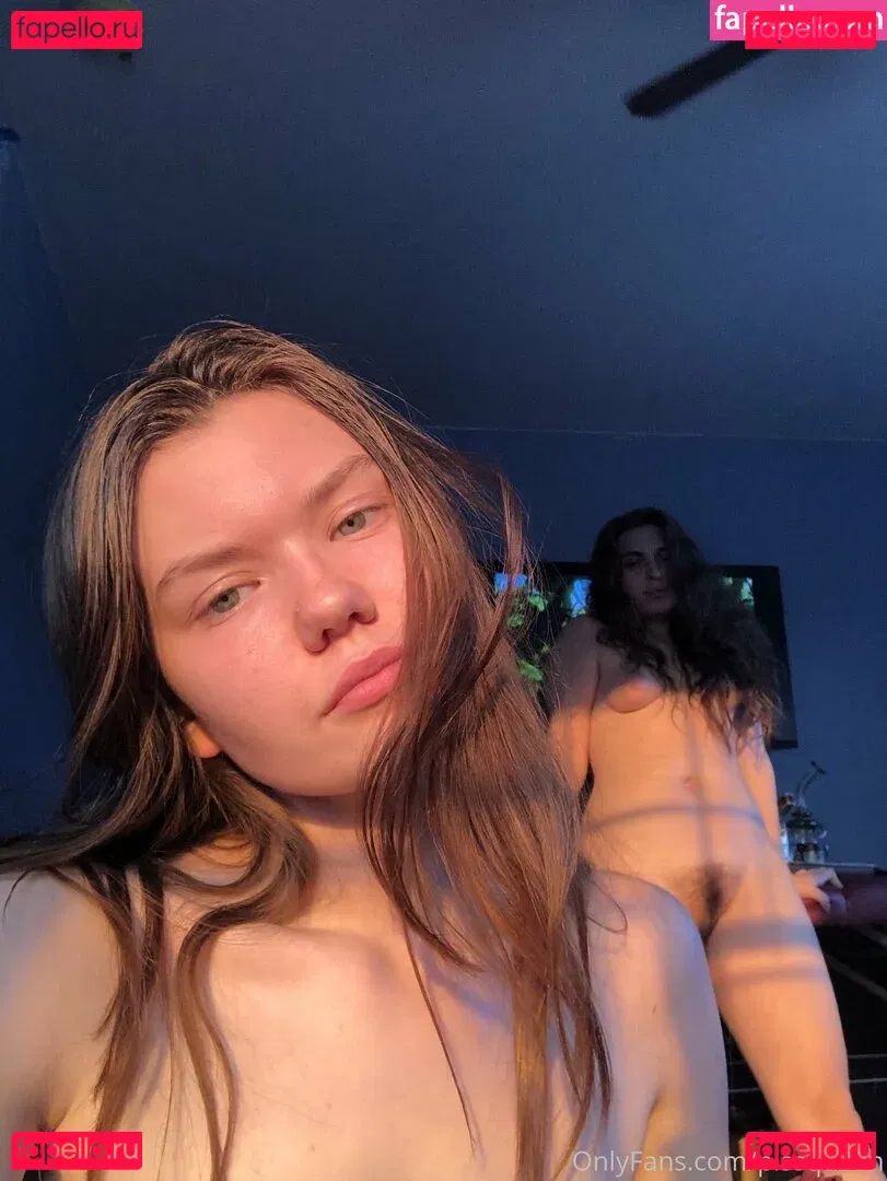 pissqu33n Onlyfans Photo Gallery 