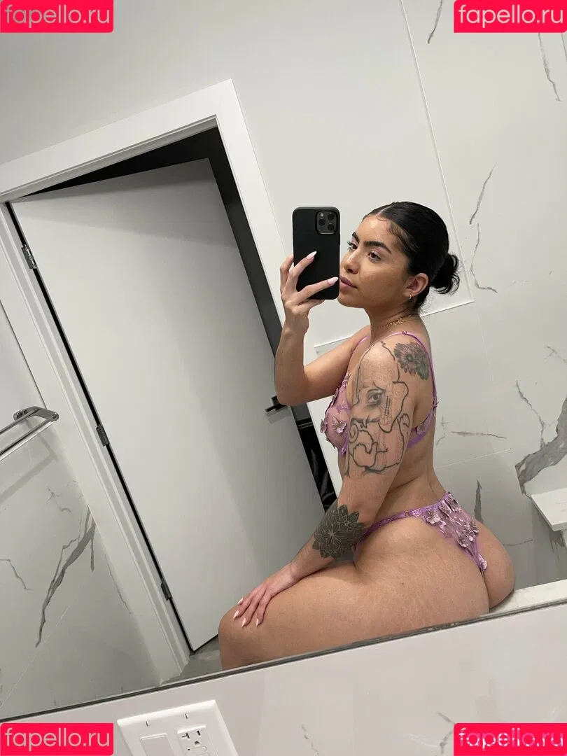 aakari Onlyfans Photo Gallery 