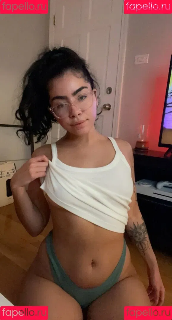 aakari Onlyfans Photo Gallery 