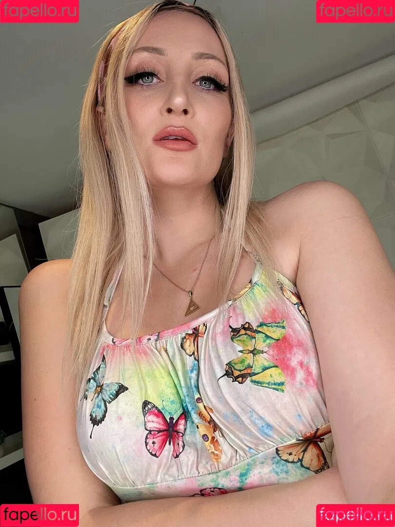 hollythauls Onlyfans Photo Gallery 
