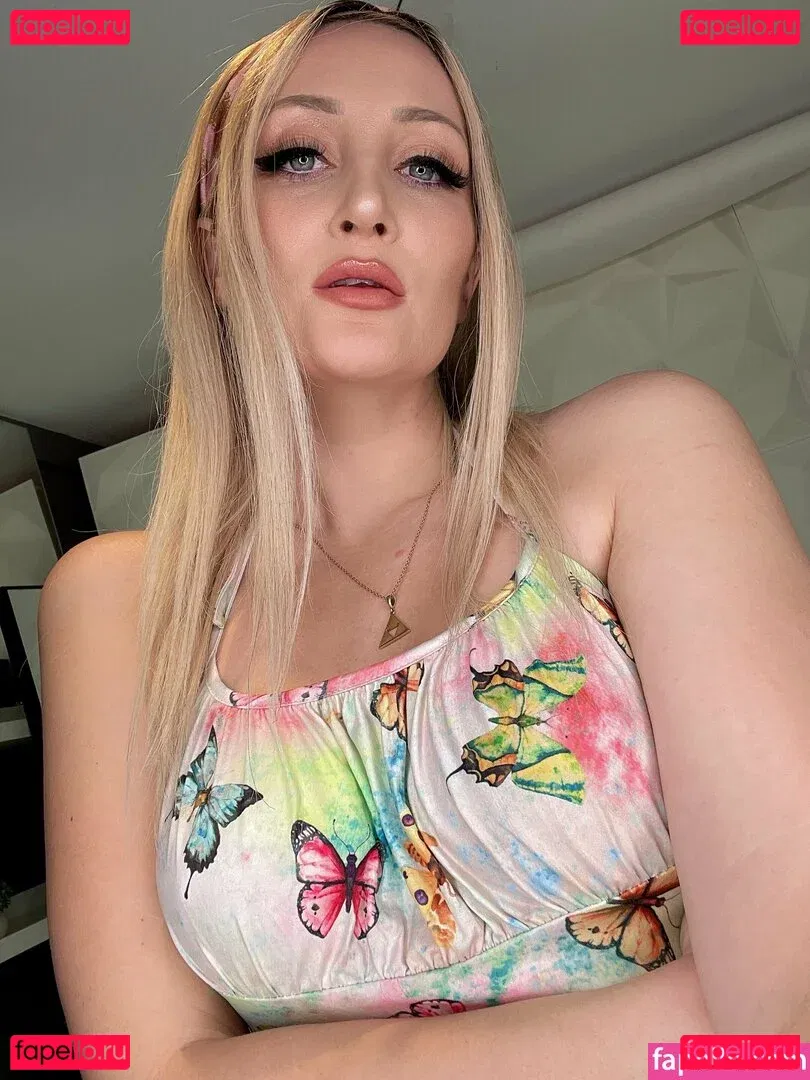 hollythauls Onlyfans Photo Gallery 