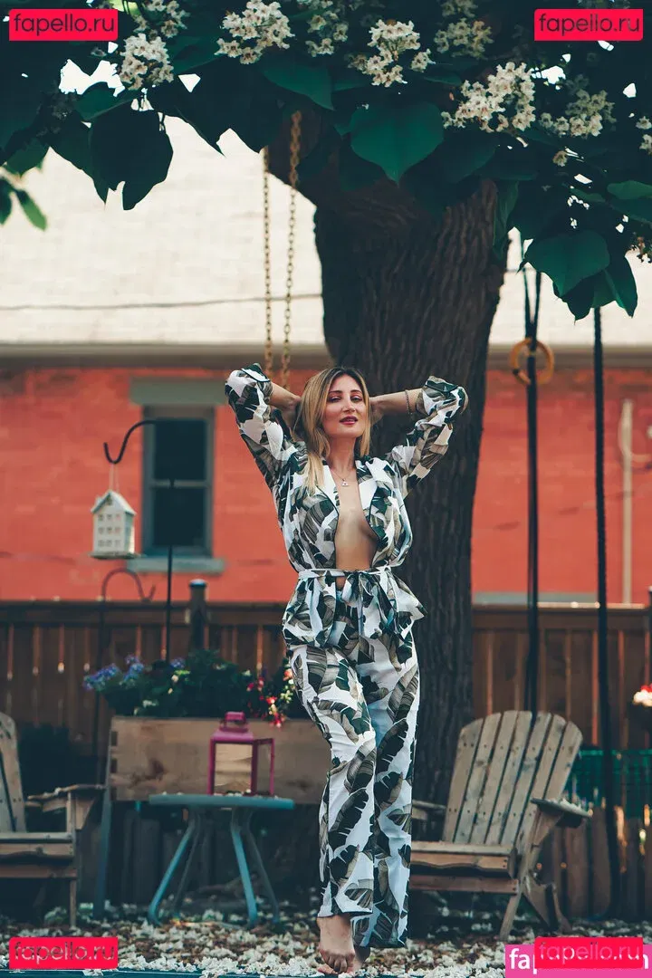 hollythauls Onlyfans Photo Gallery 