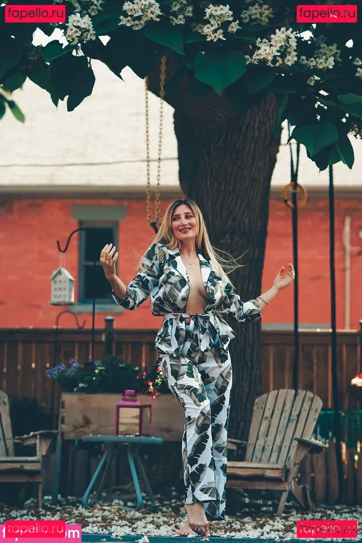 hollythauls Onlyfans Photo Gallery 