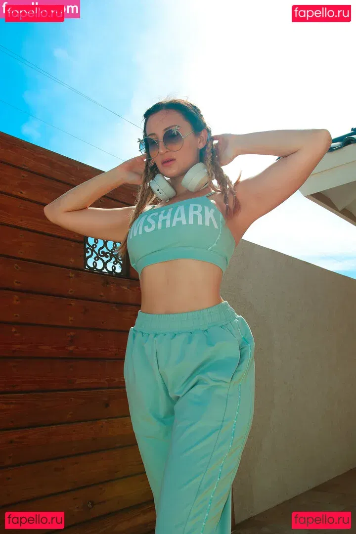 hollythauls Onlyfans Photo Gallery 