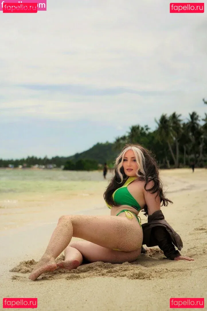 hollythauls Onlyfans Photo Gallery 