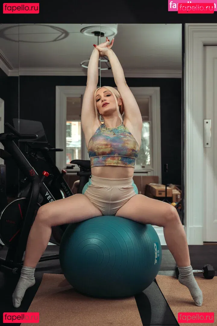 hollythauls Onlyfans Photo Gallery 