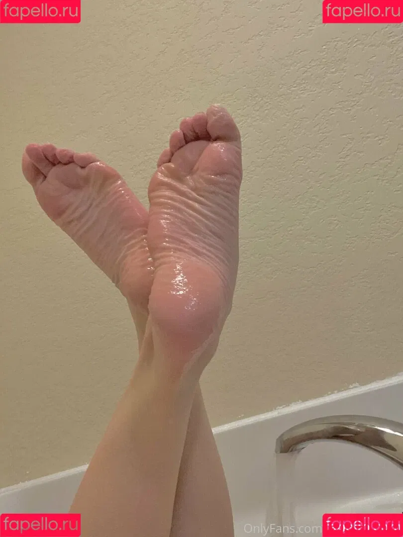 WaifuFeetMilk Onlyfans Photo Gallery 
