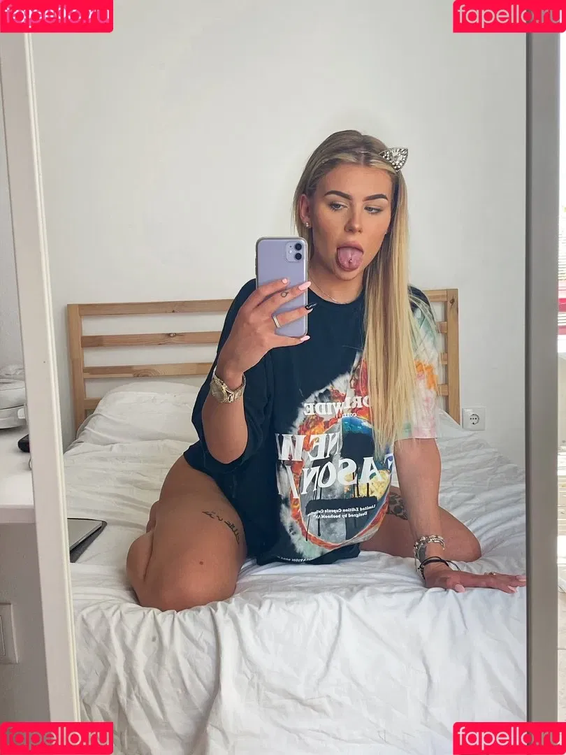 Irltinax Onlyfans Photo Gallery 