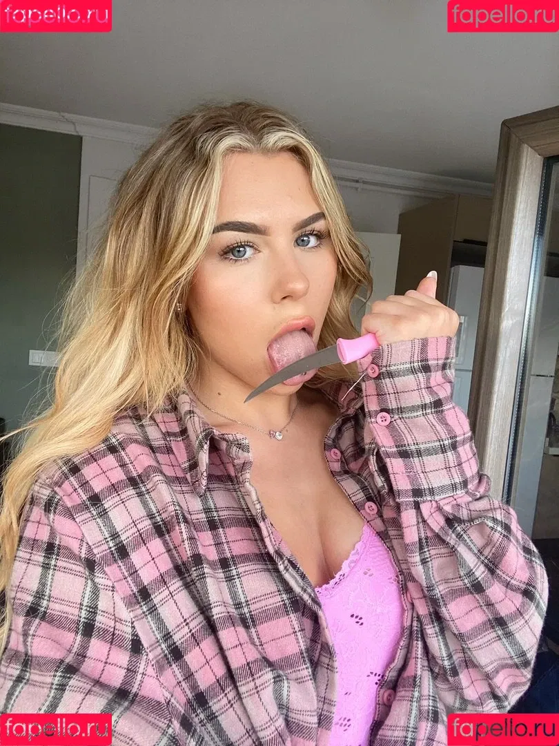Irltinax Onlyfans Photo Gallery 