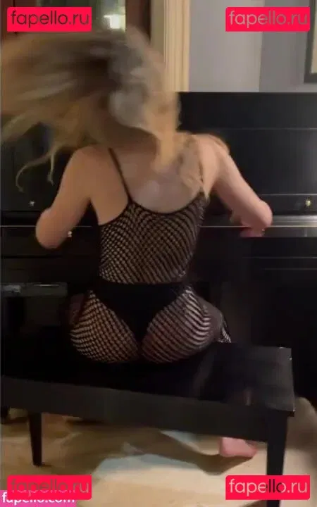 Dakota Fanning Onlyfans Photo Gallery 