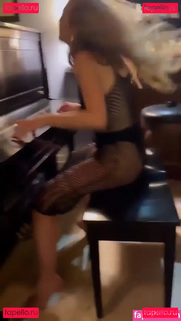 Dakota Fanning Onlyfans Photo Gallery 