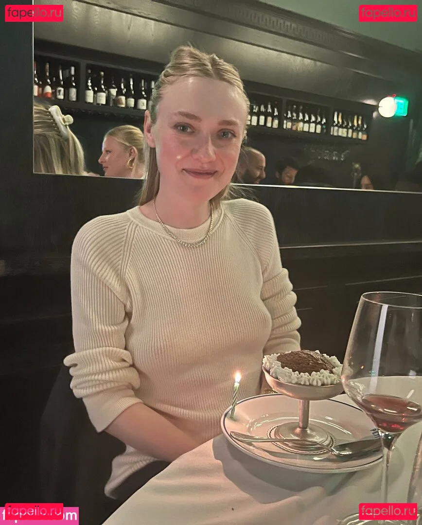 Dakota Fanning Onlyfans Photo Gallery 