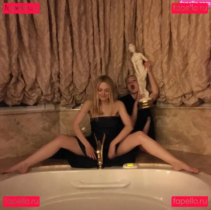 Dakota Fanning Onlyfans Photo Gallery 