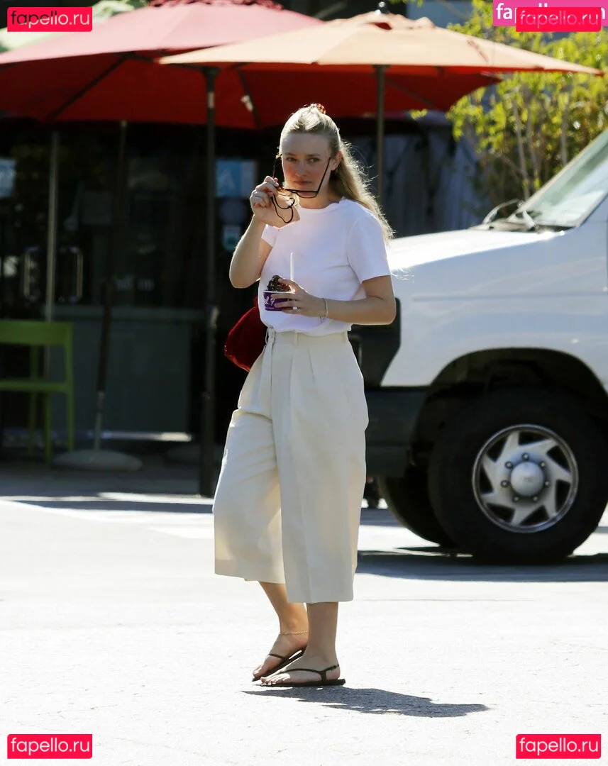 Dakota Fanning Onlyfans Photo Gallery 