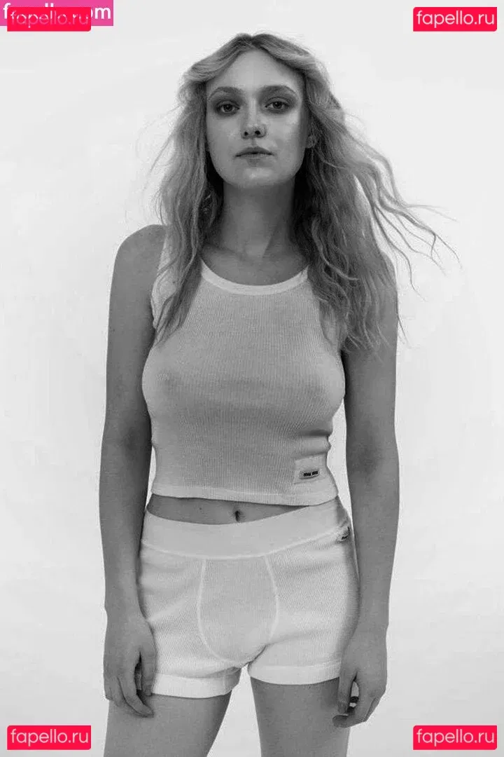 Dakota Fanning Onlyfans Photo Gallery 