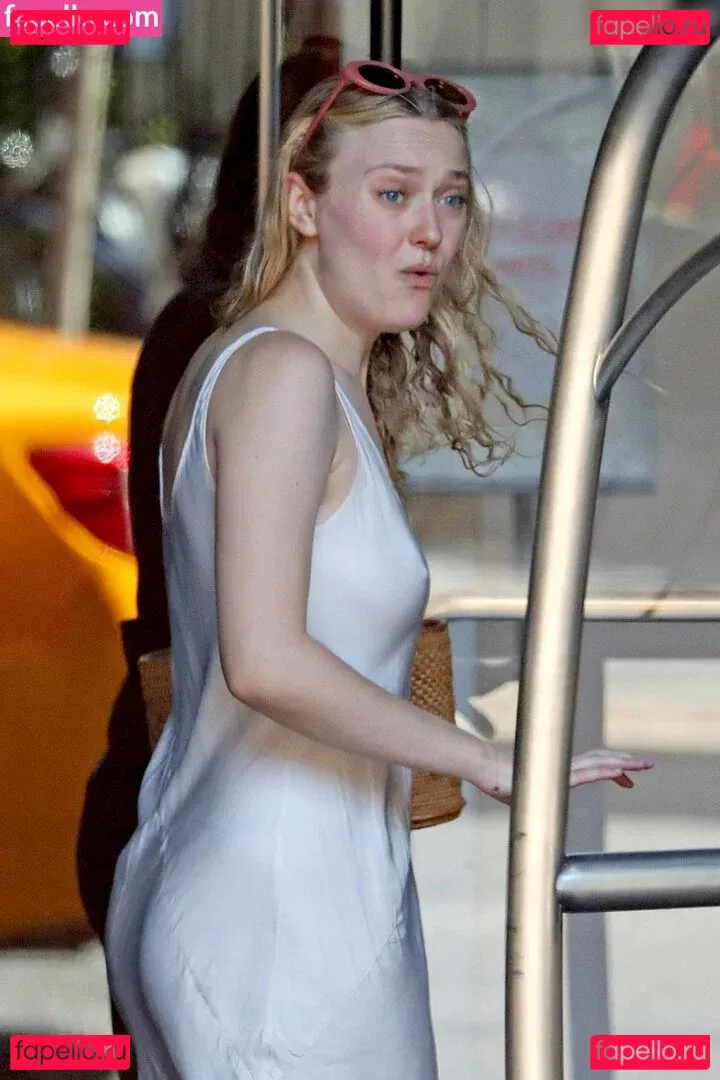 Dakota Fanning Onlyfans Photo Gallery 