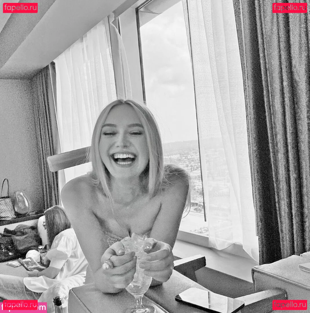 Dakota Fanning Onlyfans Photo Gallery 