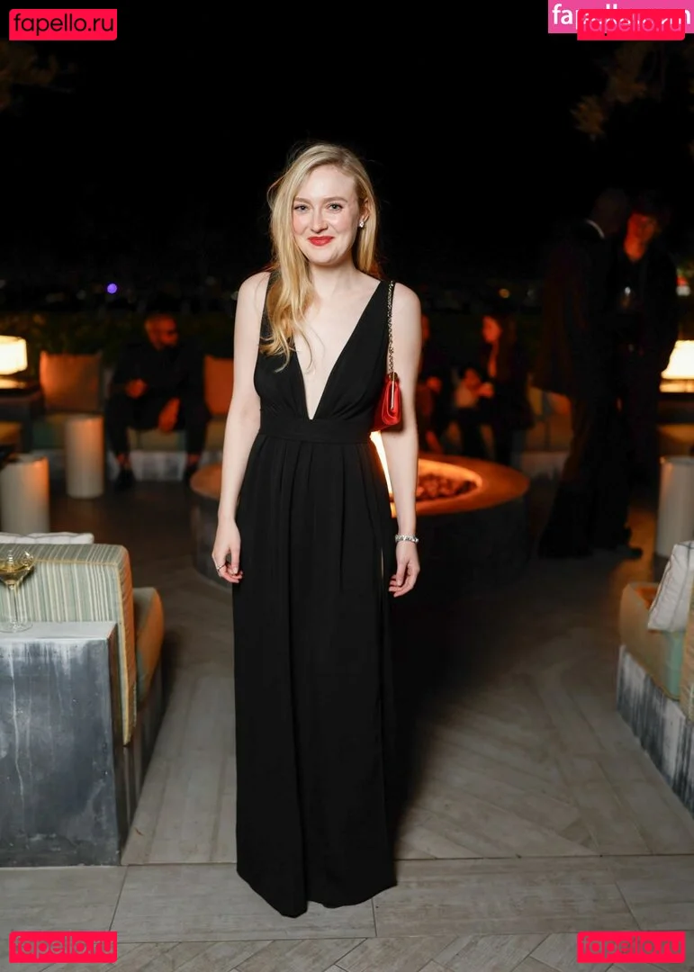 Dakota Fanning Onlyfans Photo Gallery 