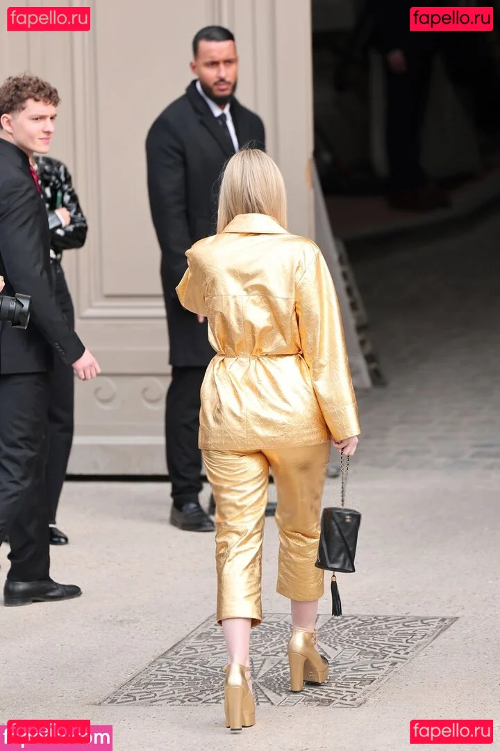 Dakota Fanning Onlyfans Photo Gallery 