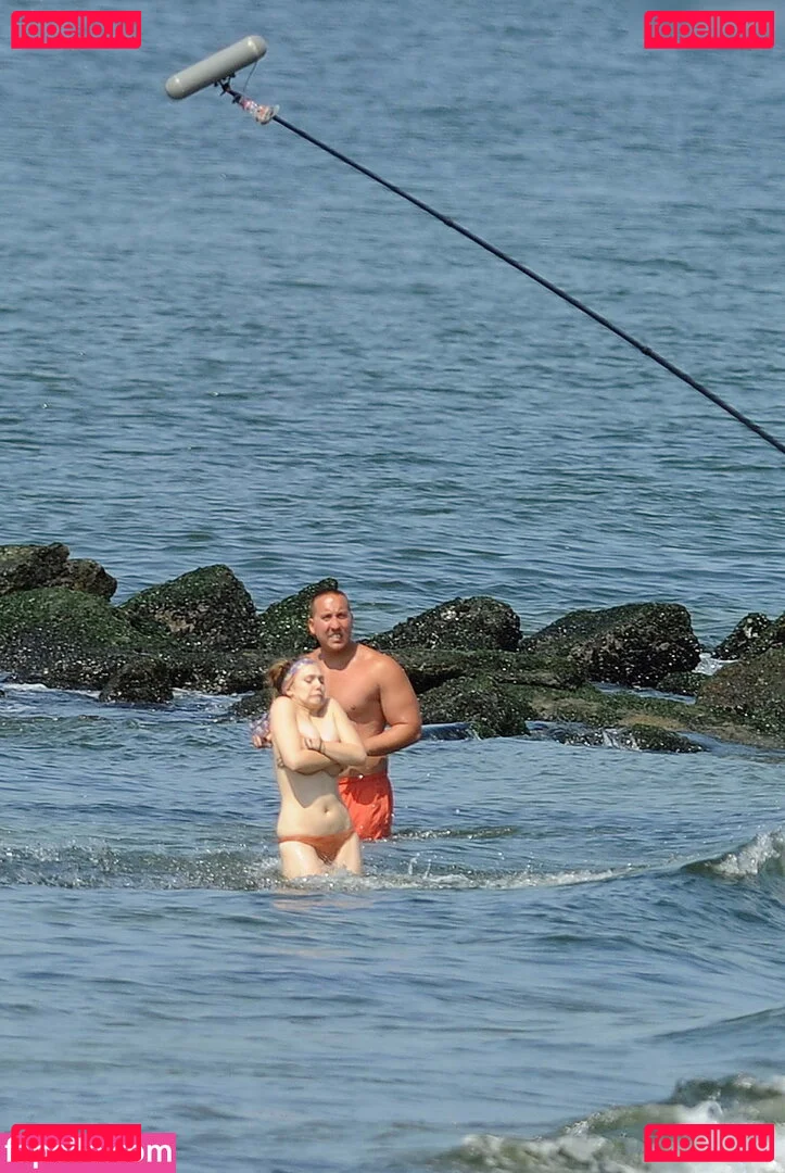 Dakota Fanning Onlyfans Photo Gallery 