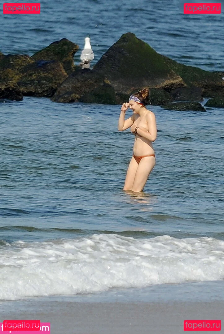 Dakota Fanning Onlyfans Photo Gallery 