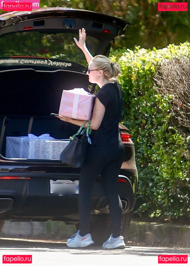 Dakota Fanning Onlyfans Photo Gallery 