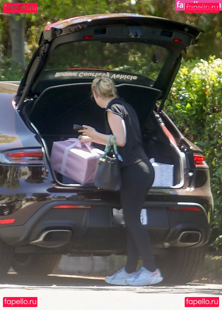 Dakota Fanning Onlyfans Photo Gallery 