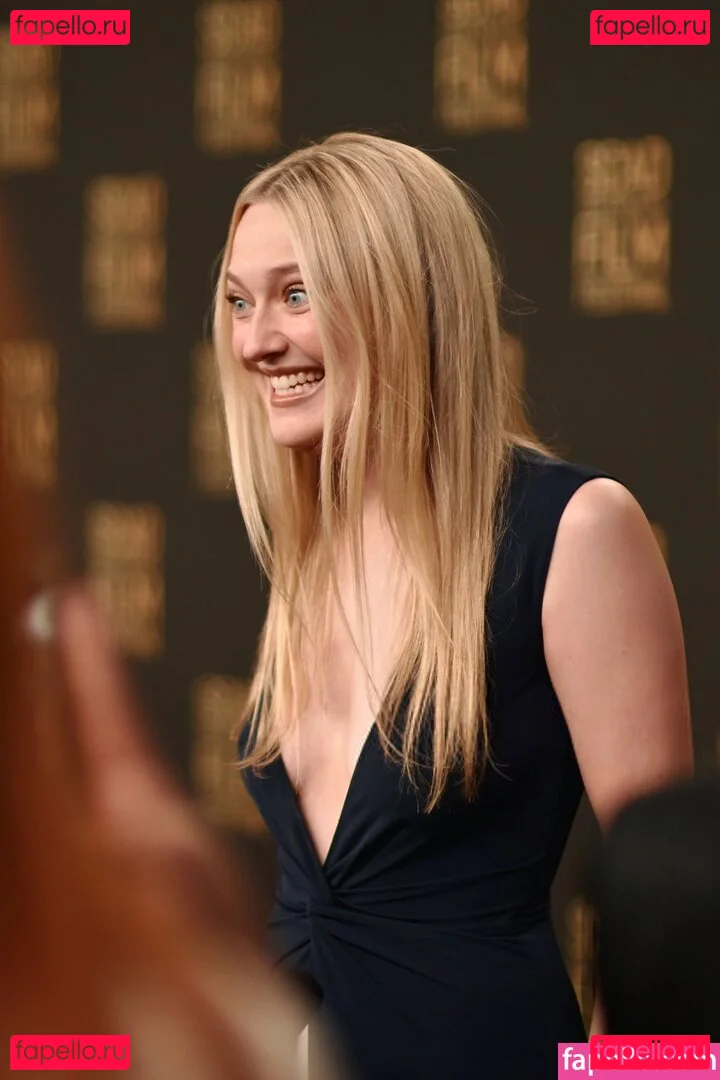 Dakota Fanning Onlyfans Photo Gallery 